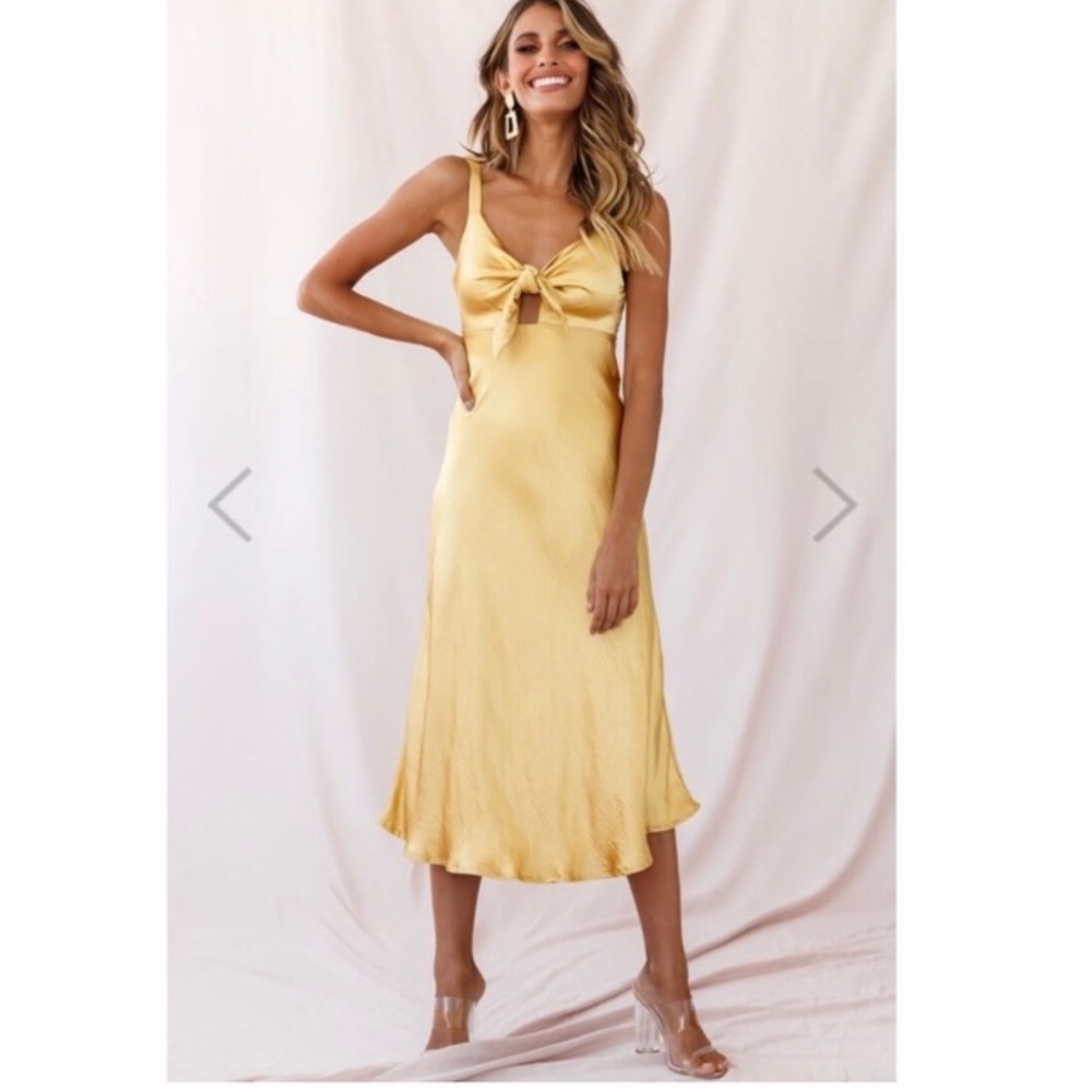 Selfie Leslie Gold midi tie knot dress